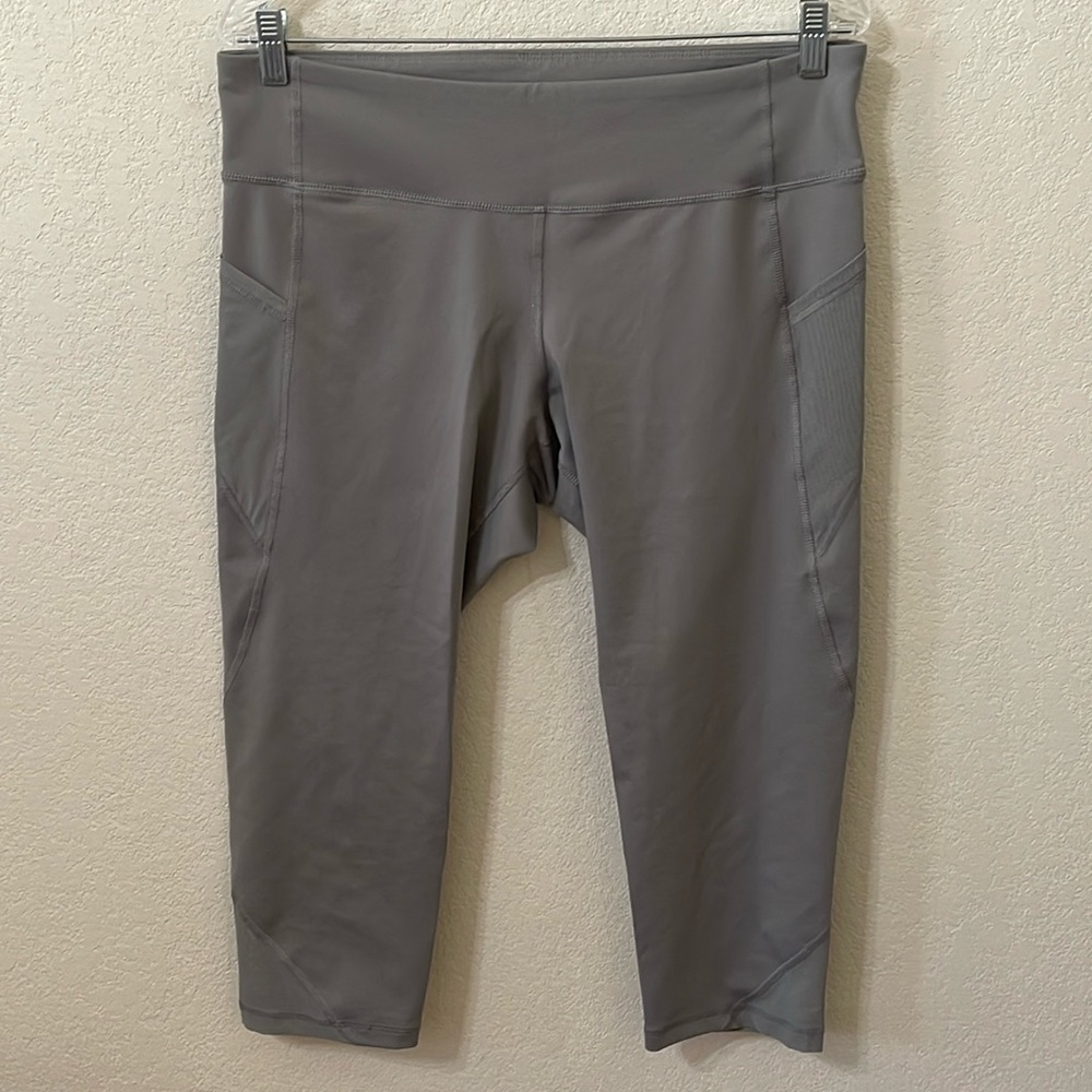 EUC Old Navy Go Active Cropped Leggings XL